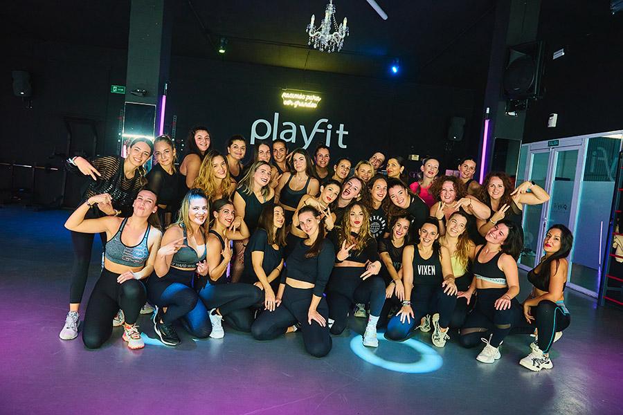 Equipo de entrenadoras y alumnas de la sala de fitness Playfit Boutique Algeciras.